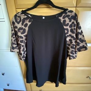 Leopard print sleeve top